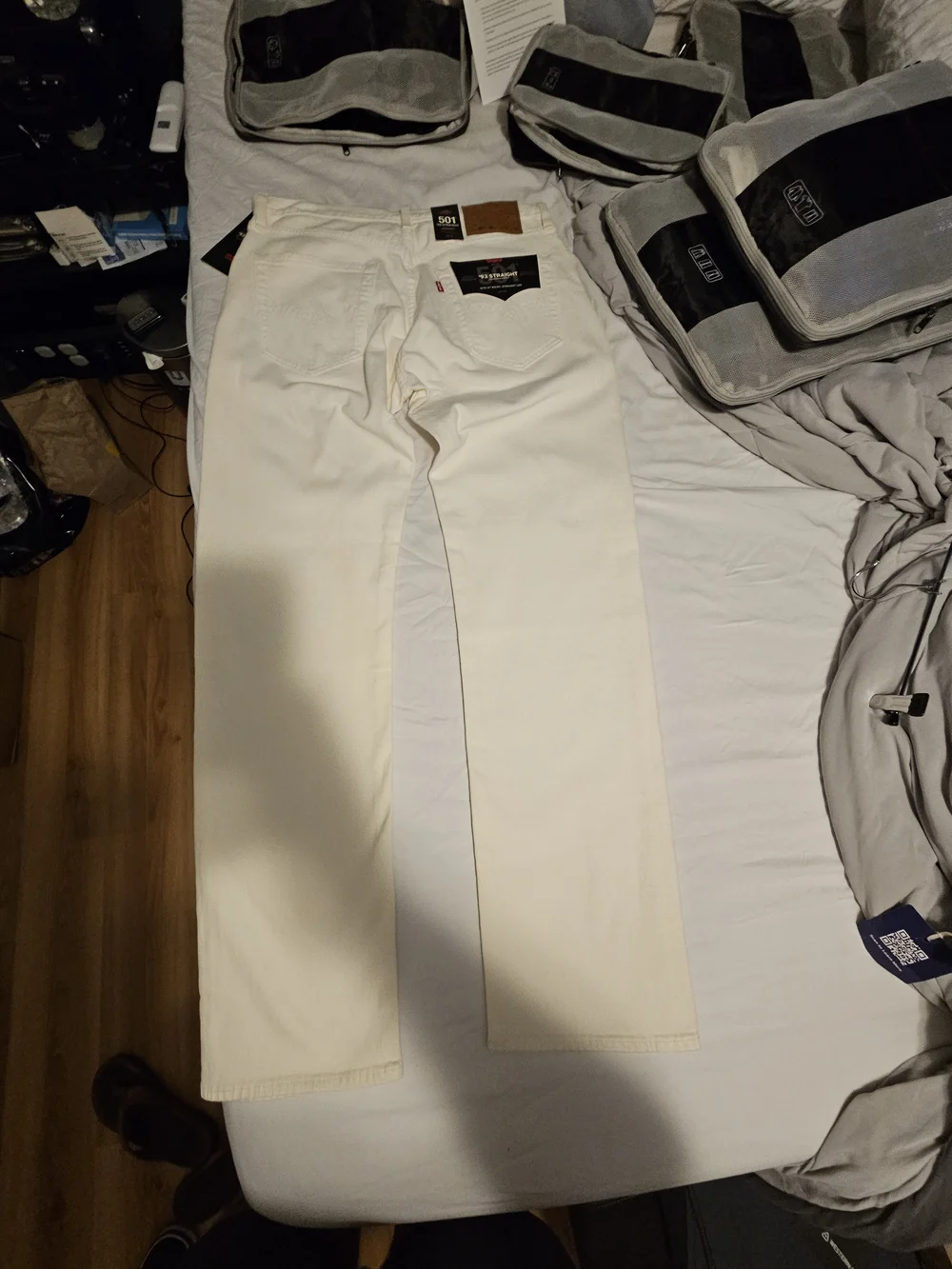 Levi's Premium Men’s Straight Jeans in White/Cream